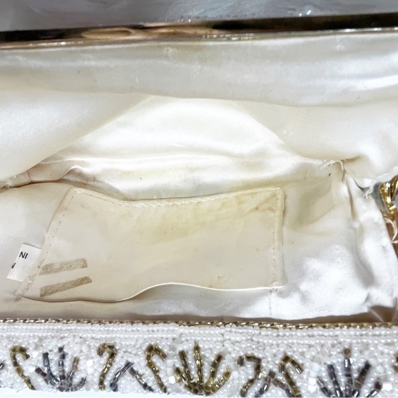 Vintage Gold-Pewter-White Beaded Clutch. - Picture 5 of 13